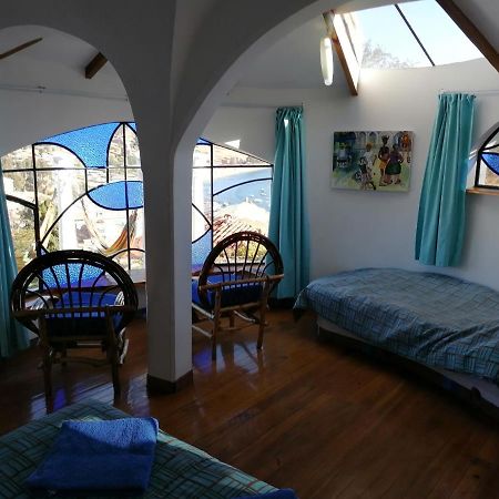 Hostal Las Olas Copacabana  Zewnętrze zdjęcie