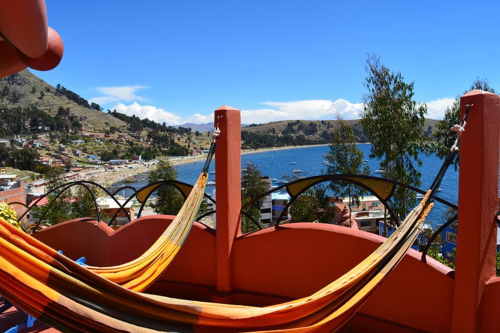 Hostal Las Olas Copacabana  Zewnętrze zdjęcie